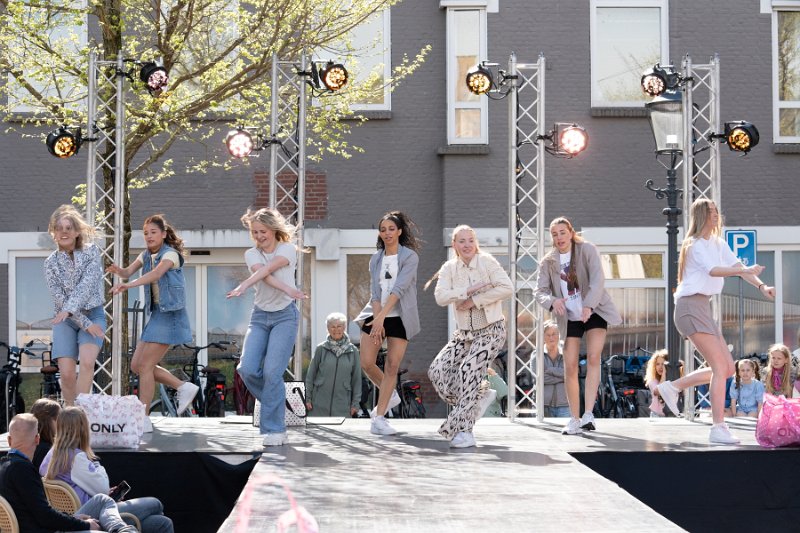 Modeshow 331_.jpg